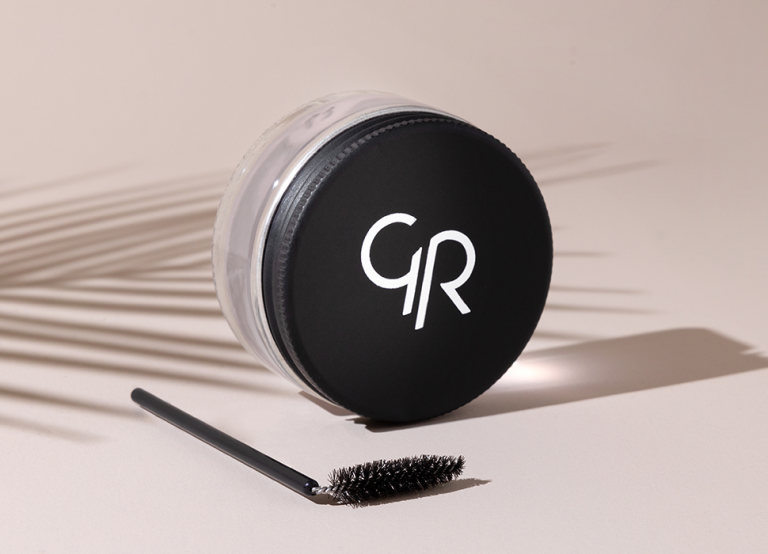 A way to perfectly style your eyebrows – how to shape and fix your eyebrows?Discover our new product